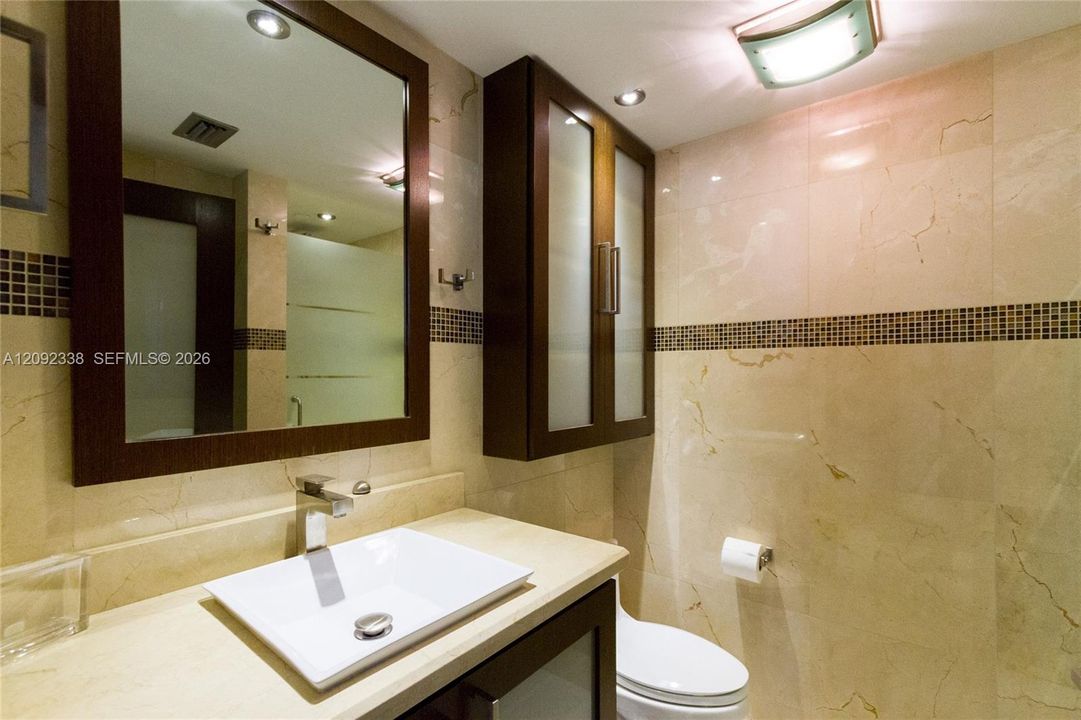 For Rent: $18,000 (3 beds, 3 baths, 2010 Square Feet)