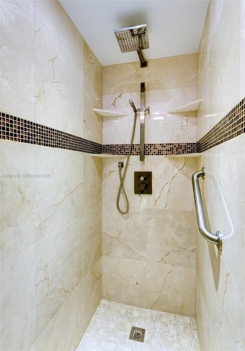 For Rent: $18,000 (3 beds, 3 baths, 2010 Square Feet)