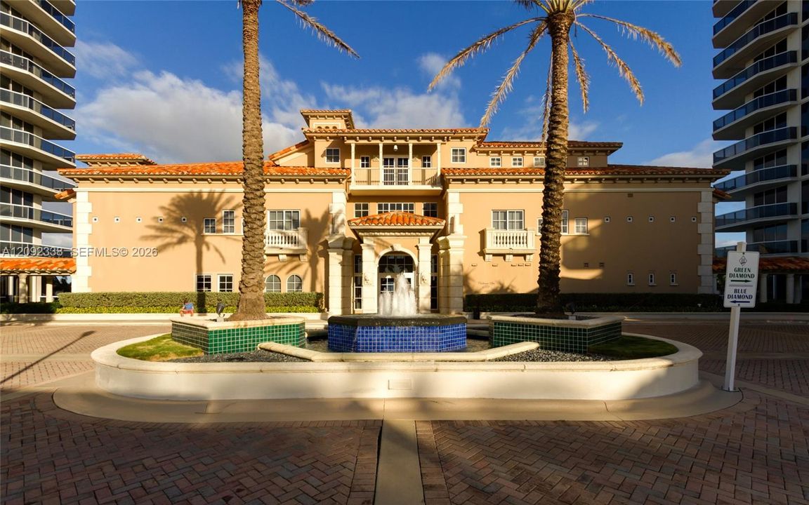 For Rent: $18,000 (3 beds, 3 baths, 2010 Square Feet)