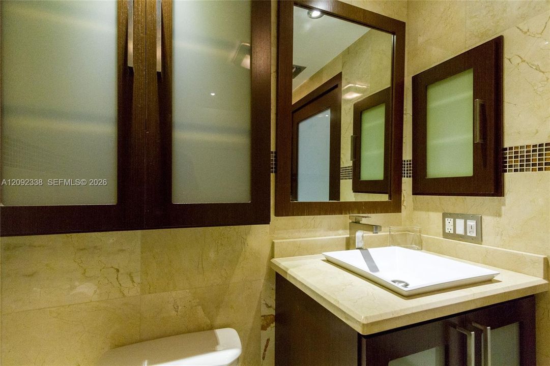 For Rent: $18,000 (3 beds, 3 baths, 2010 Square Feet)