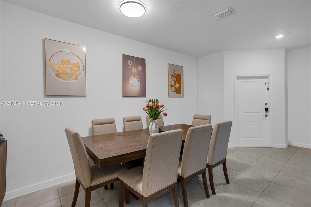 For Rent: $3,200 (3 beds, 2 baths, 1612 Square Feet)