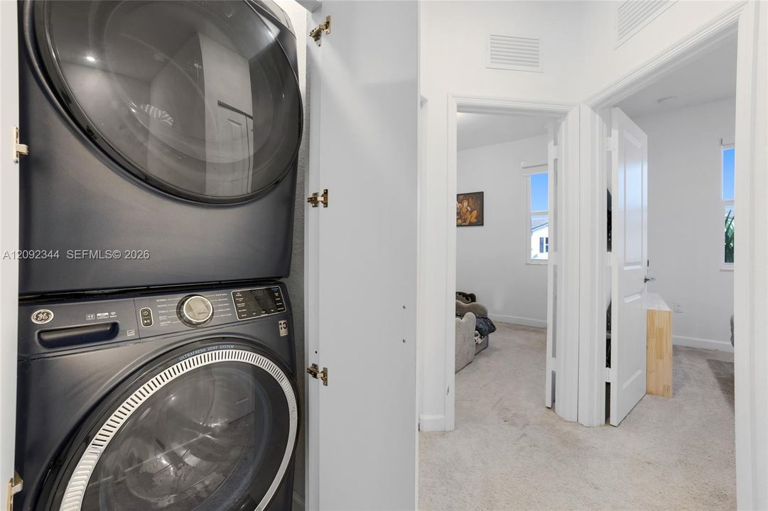 For Rent: $3,200 (3 beds, 2 baths, 1612 Square Feet)