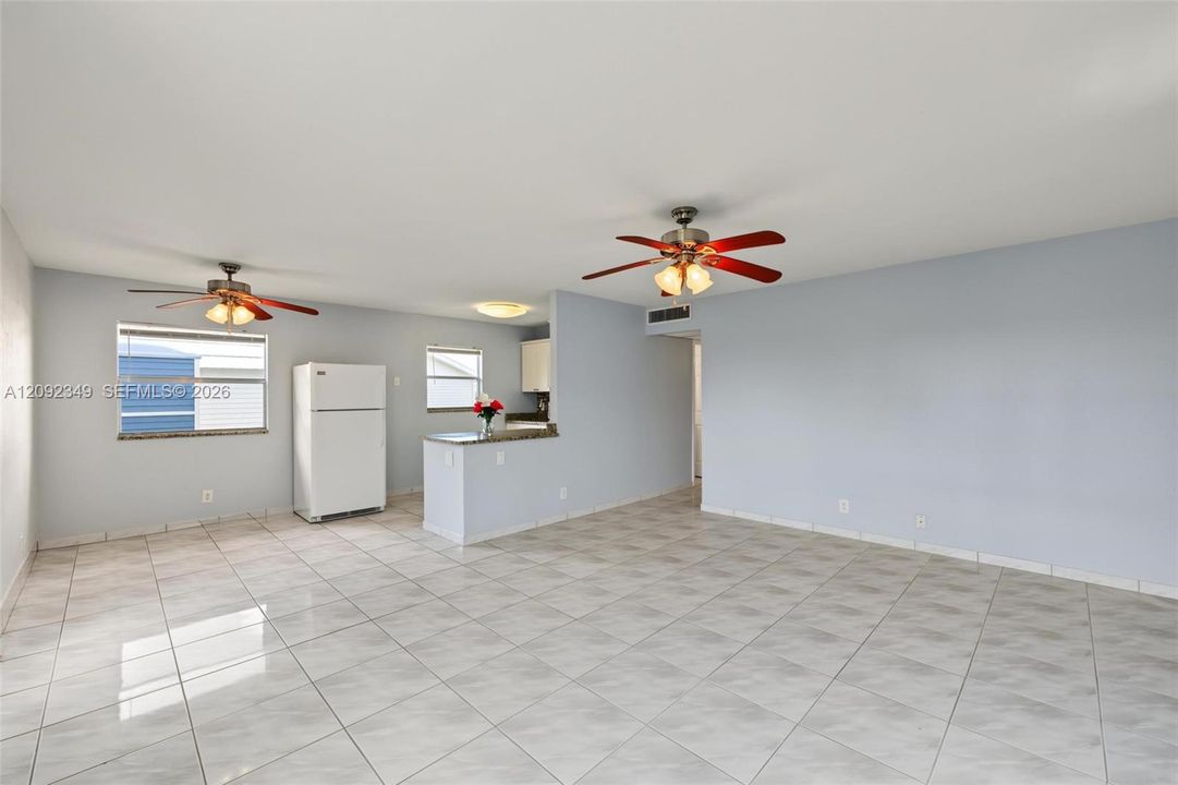 For Sale: $92,000 (2 beds, 2 baths, 880 Square Feet)