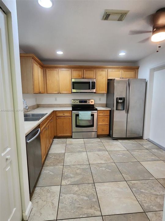 En Venta: $359,999 (3 camas, 2 baños, 1571 Pies cuadrados)