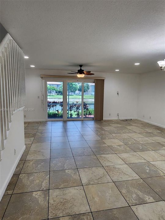 En Venta: $359,999 (3 camas, 2 baños, 1571 Pies cuadrados)