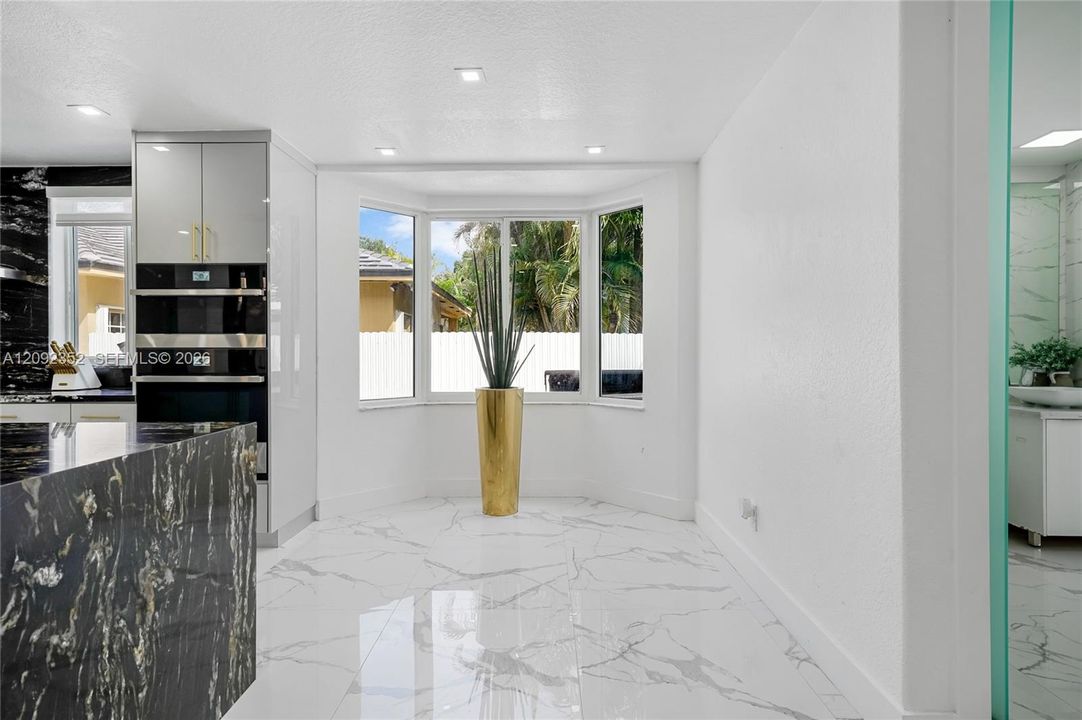 En Venta: $1,250,000 (5 camas, 3 baños, 3862 Pies cuadrados)