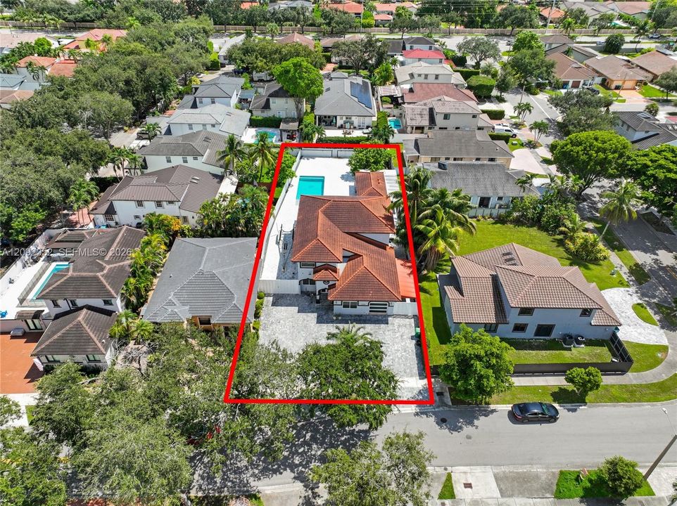 En Venta: $1,250,000 (5 camas, 3 baños, 3862 Pies cuadrados)