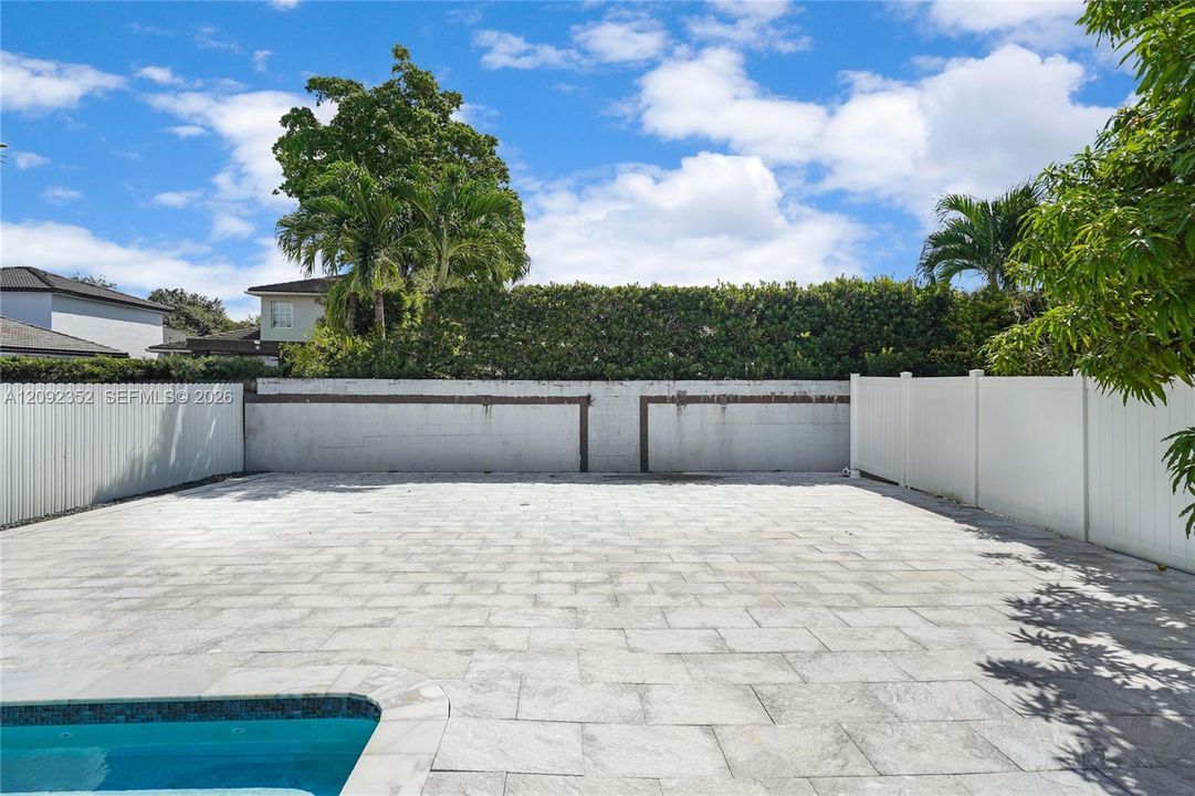 En Venta: $1,250,000 (5 camas, 3 baños, 3862 Pies cuadrados)