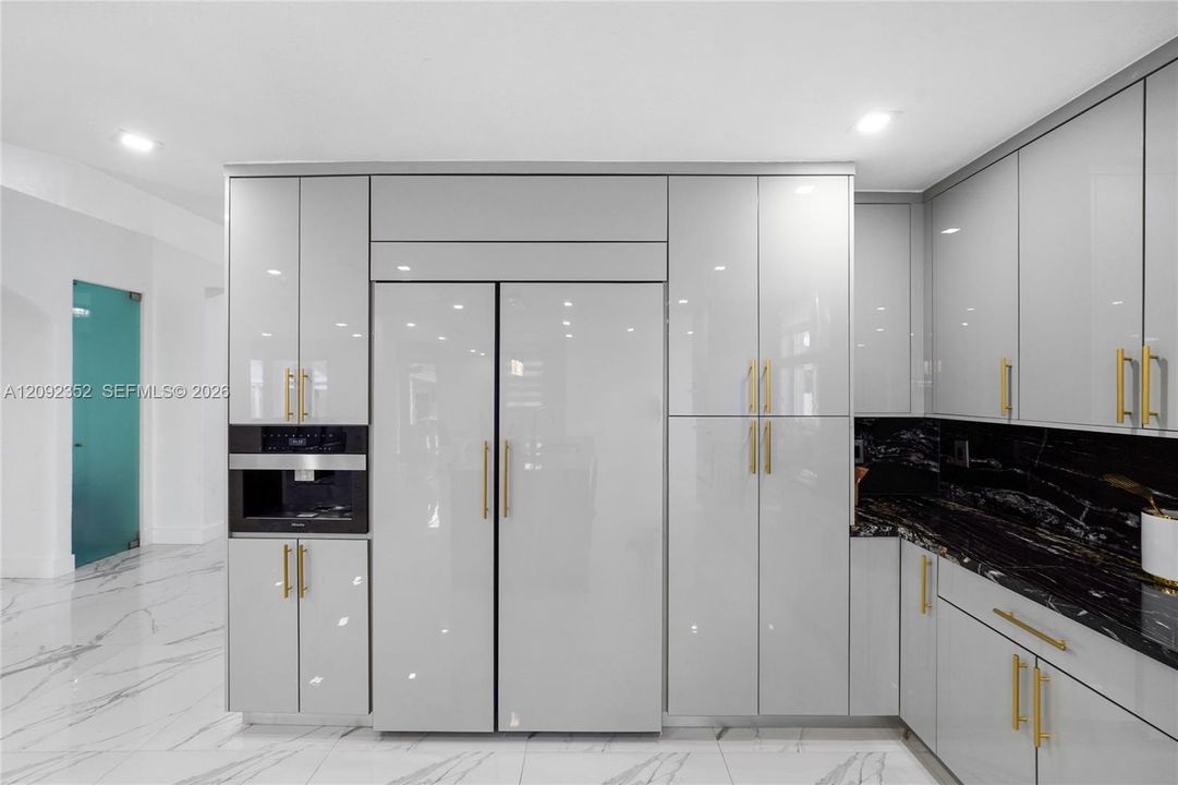 En Venta: $1,250,000 (5 camas, 3 baños, 3862 Pies cuadrados)