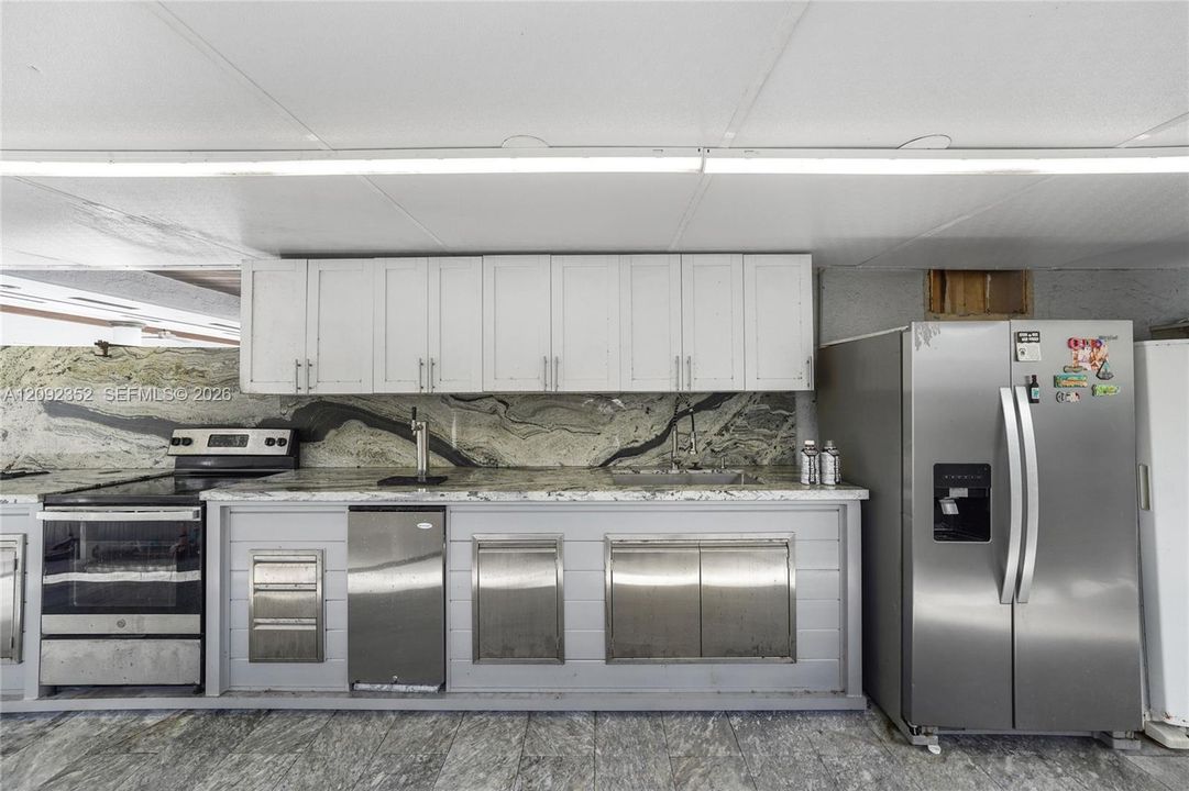En Venta: $1,250,000 (5 camas, 3 baños, 3862 Pies cuadrados)