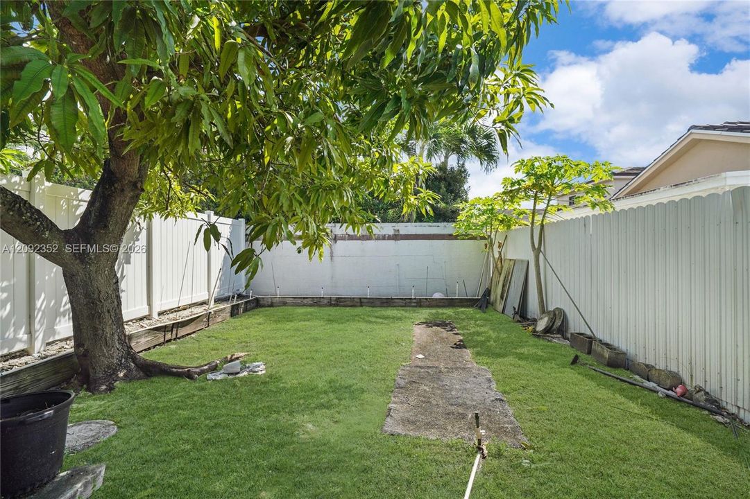 En Venta: $1,250,000 (5 camas, 3 baños, 3862 Pies cuadrados)