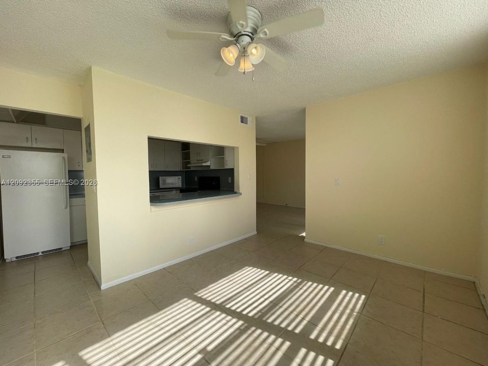 En Venta: $195,000 (2 camas, 2 baños, 965 Pies cuadrados)