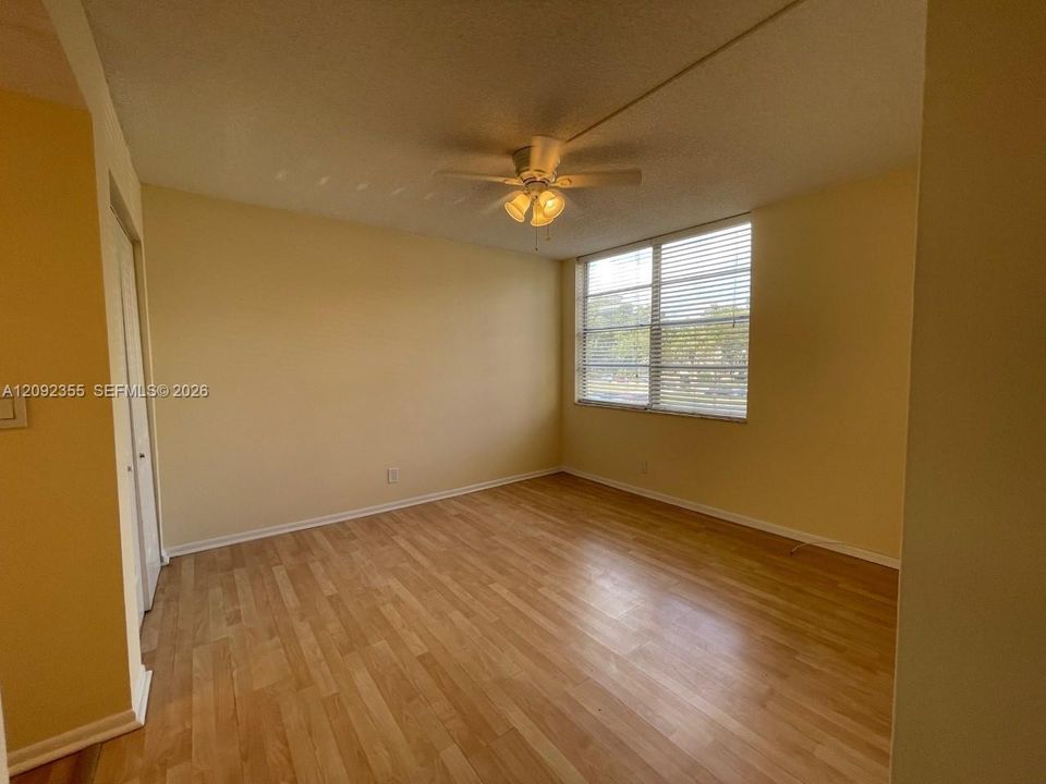 En Venta: $195,000 (2 camas, 2 baños, 965 Pies cuadrados)