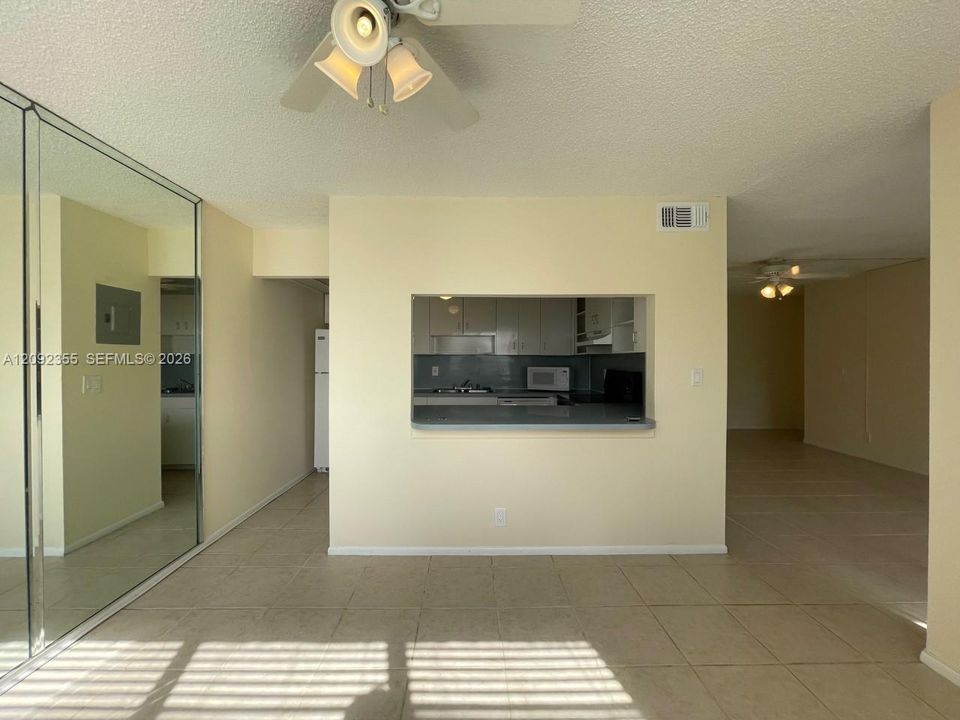 En Venta: $195,000 (2 camas, 2 baños, 965 Pies cuadrados)