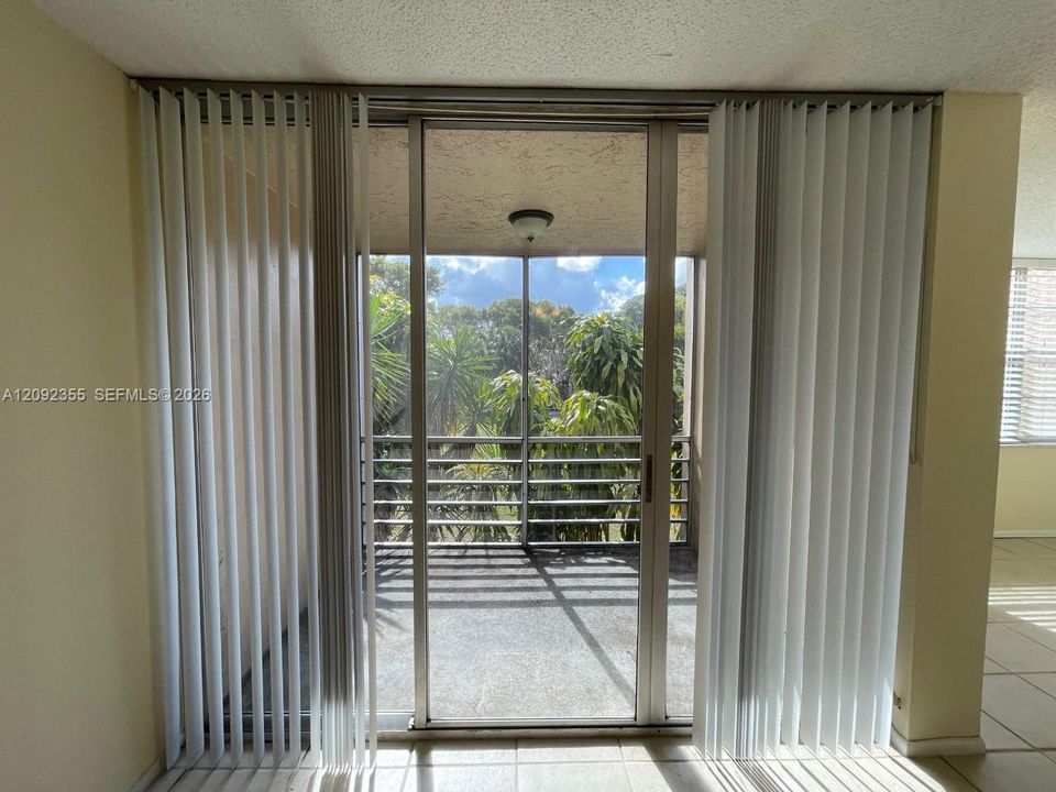 En Venta: $195,000 (2 camas, 2 baños, 965 Pies cuadrados)