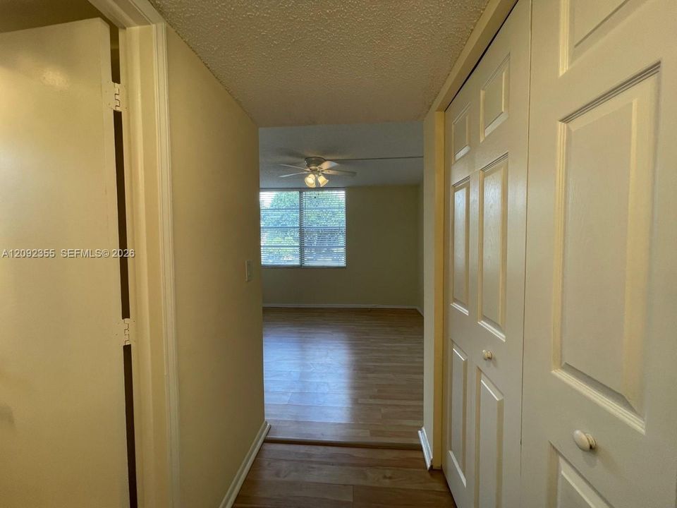En Venta: $195,000 (2 camas, 2 baños, 965 Pies cuadrados)