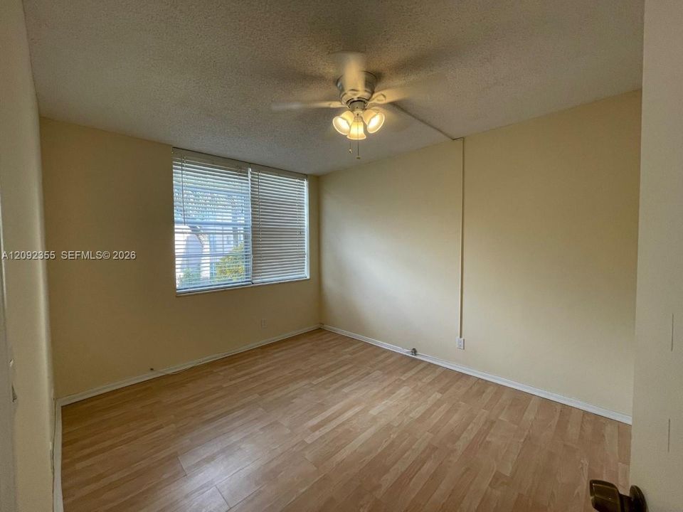 En Venta: $195,000 (2 camas, 2 baños, 965 Pies cuadrados)