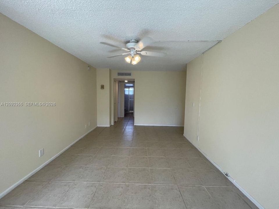 En Venta: $195,000 (2 camas, 2 baños, 965 Pies cuadrados)