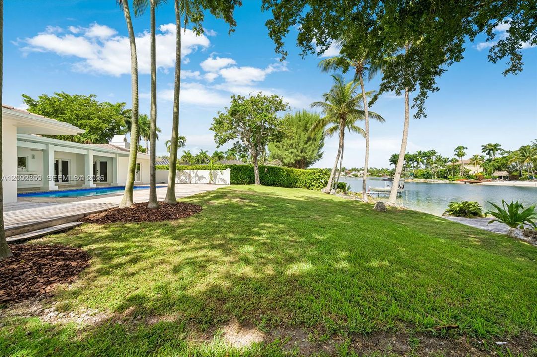 For Rent: $14,000 (5 beds, 3 baths, 3980 Square Feet)