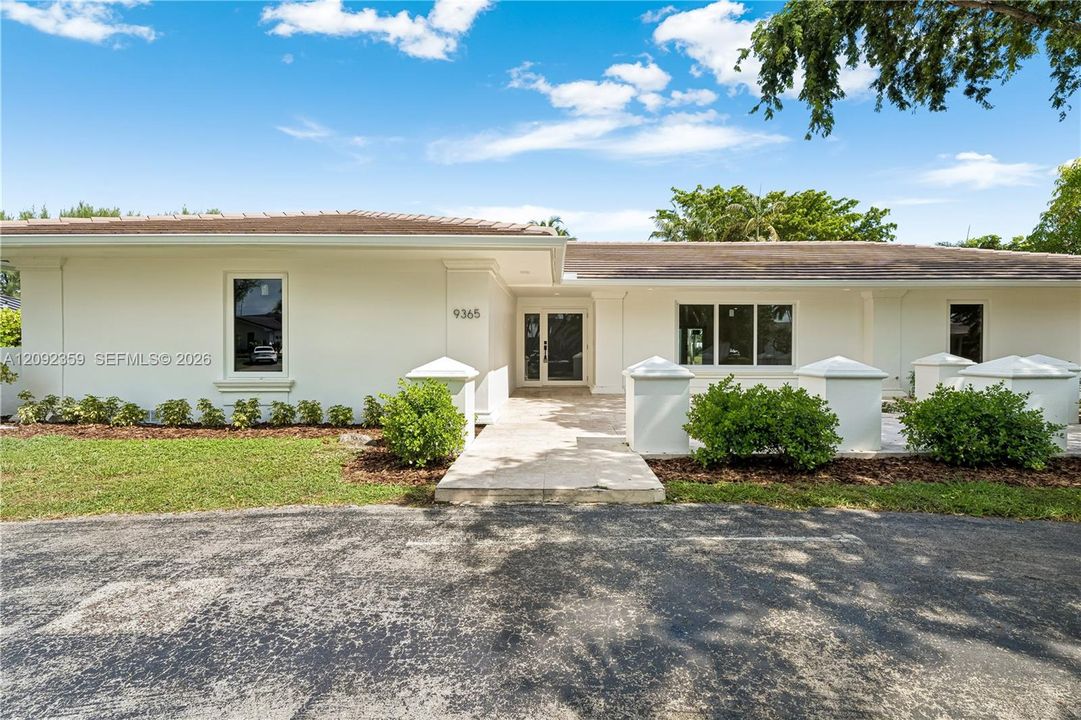 For Rent: $14,000 (5 beds, 3 baths, 3980 Square Feet)