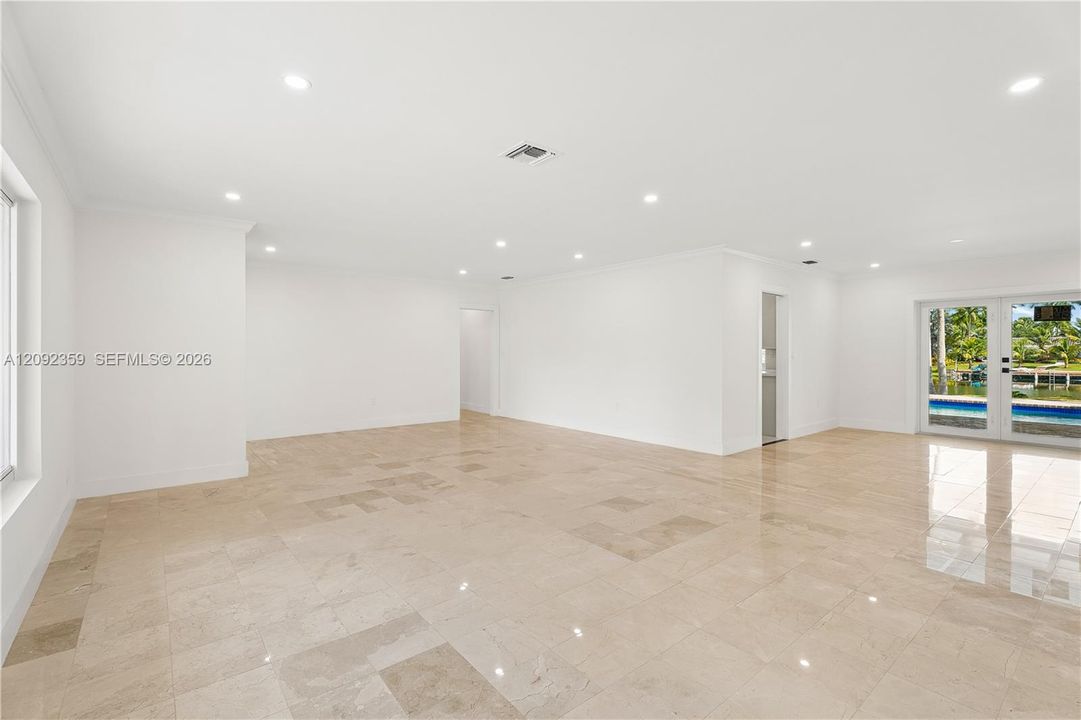 For Rent: $14,000 (5 beds, 3 baths, 3980 Square Feet)