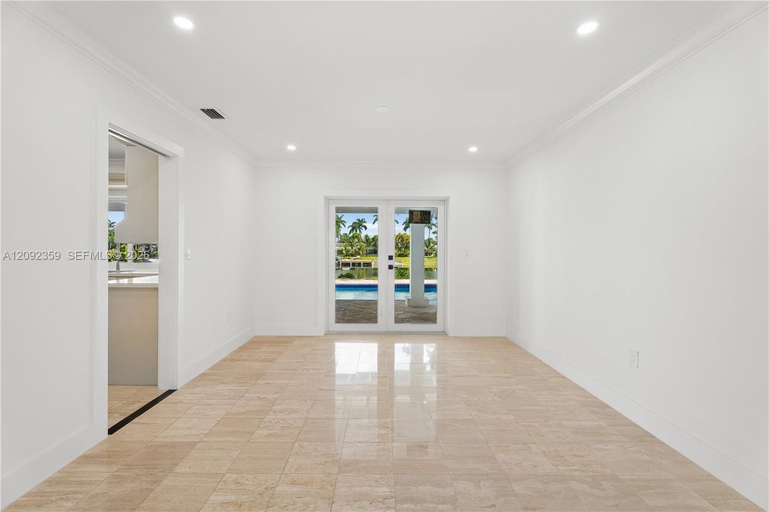 For Rent: $14,000 (5 beds, 3 baths, 3980 Square Feet)
