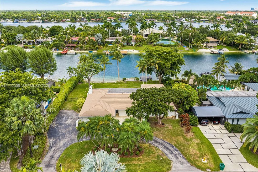 For Rent: $14,000 (5 beds, 3 baths, 3980 Square Feet)