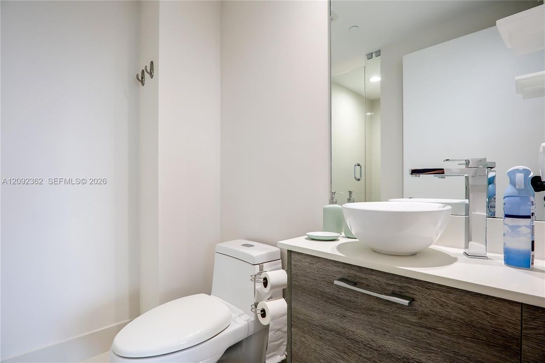 For Sale: $890,000 (2 beds, 3 baths, 1151 Square Feet)