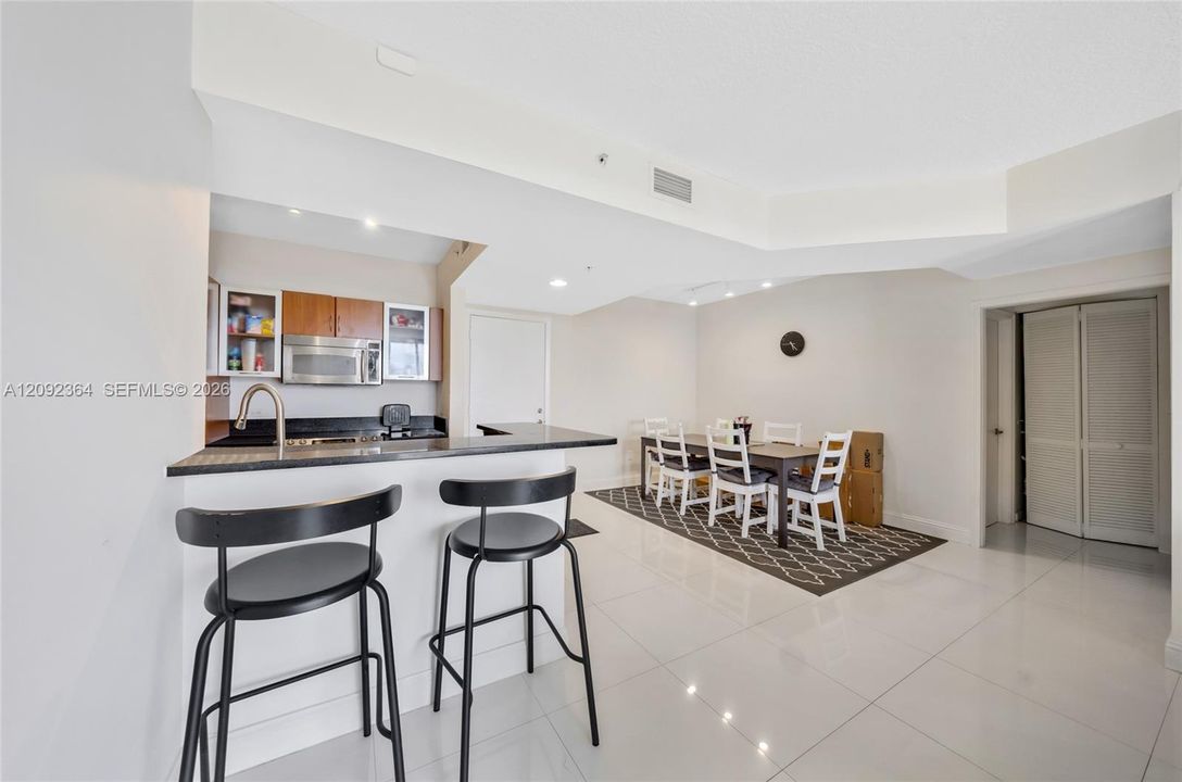 For Rent: $3,300 (2 beds, 2 baths, 1073 Square Feet)