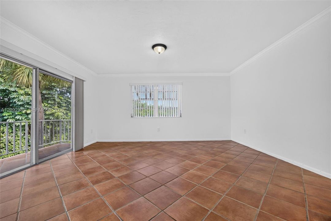 For Sale: $339,900 (2 beds, 2 baths, 1178 Square Feet)