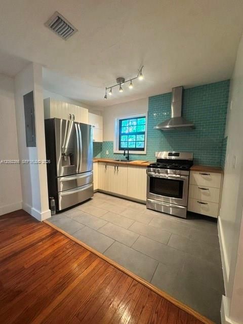En Renta: $4,500 (3 camas, 2 baños, 1825 Pies cuadrados)