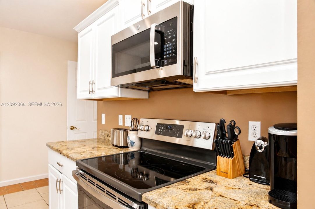 For Rent: $2,995 (3 beds, 2 baths, 1056 Square Feet)