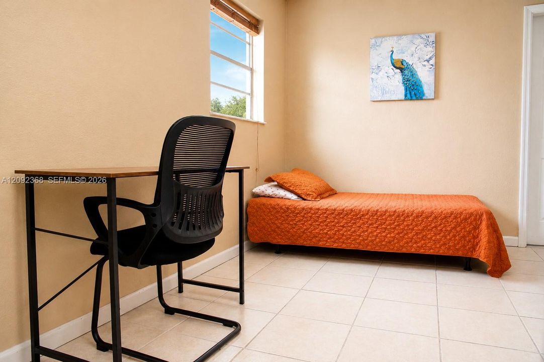 For Rent: $2,995 (3 beds, 2 baths, 1056 Square Feet)