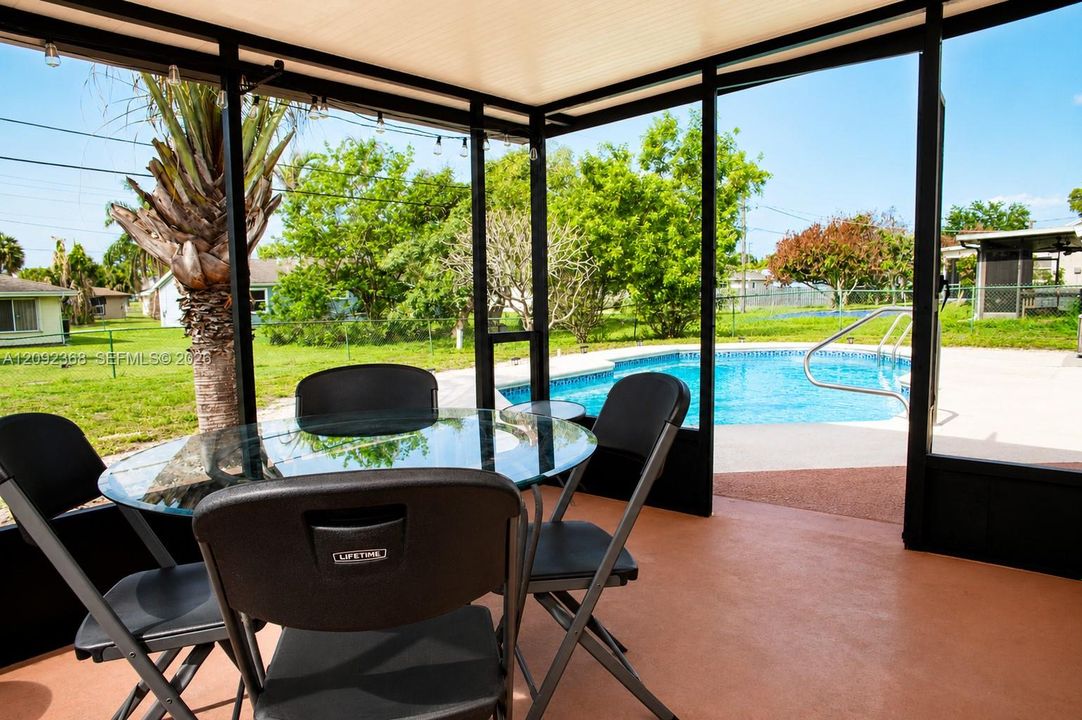For Rent: $2,995 (3 beds, 2 baths, 1056 Square Feet)