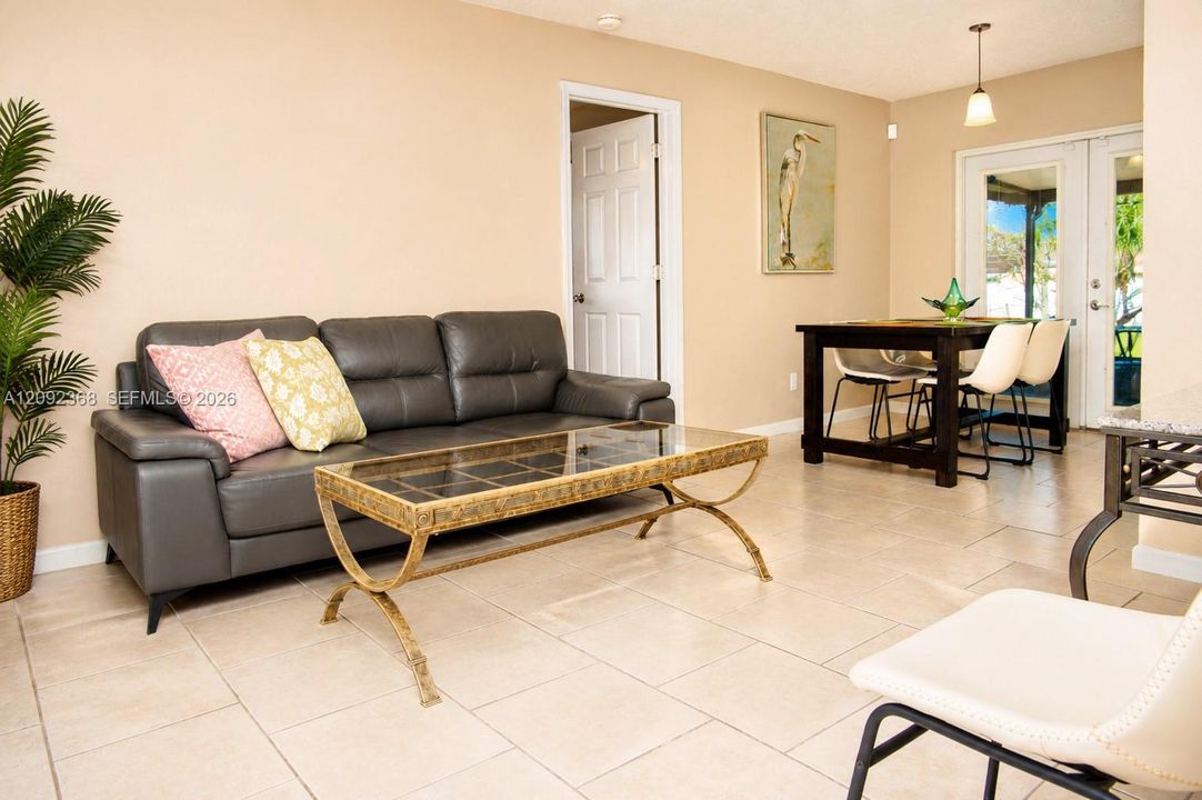For Rent: $2,995 (3 beds, 2 baths, 1056 Square Feet)