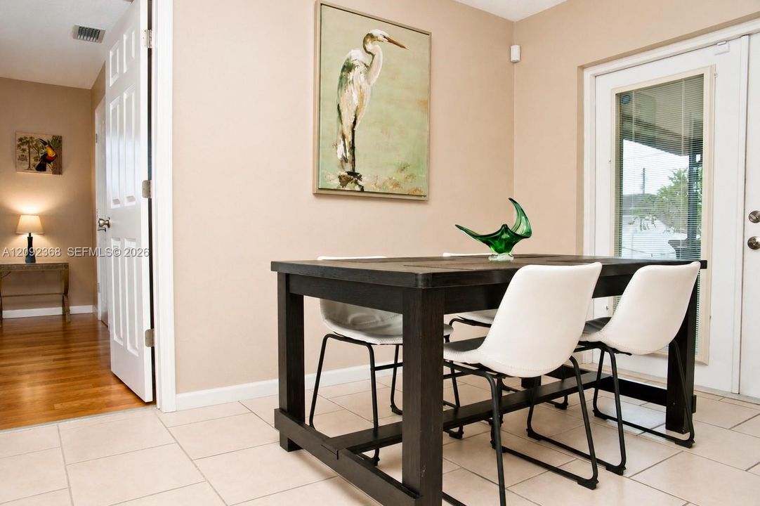 For Rent: $2,995 (3 beds, 2 baths, 1056 Square Feet)