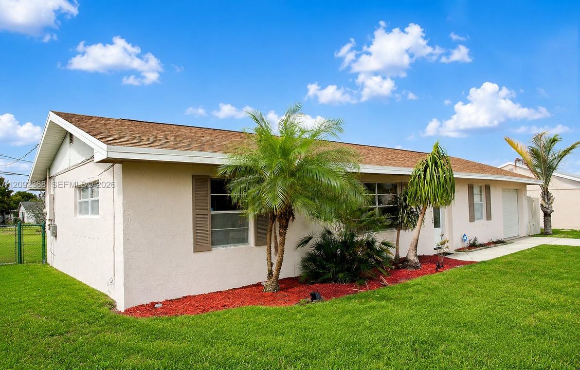 For Rent: $2,995 (3 beds, 2 baths, 1056 Square Feet)
