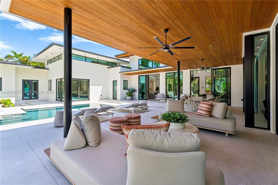 For Sale: $8,995,000 (5 beds, 6 baths, 5887 Square Feet)