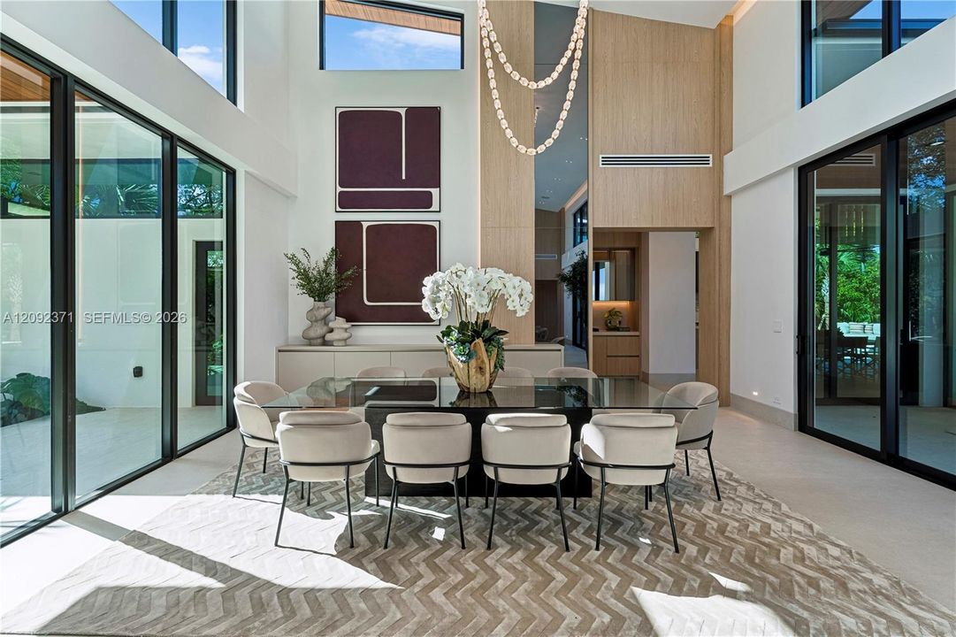 For Sale: $8,995,000 (5 beds, 6 baths, 5887 Square Feet)
