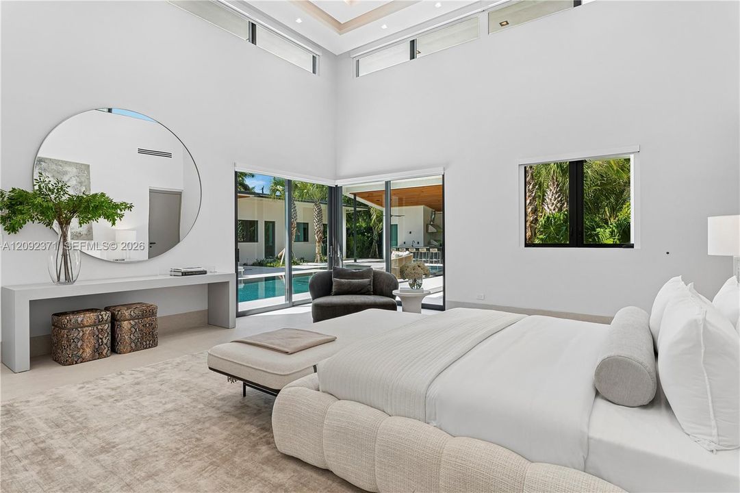For Sale: $8,995,000 (5 beds, 6 baths, 5887 Square Feet)