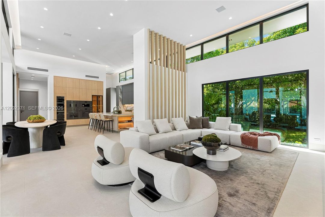 For Sale: $8,995,000 (5 beds, 6 baths, 5887 Square Feet)