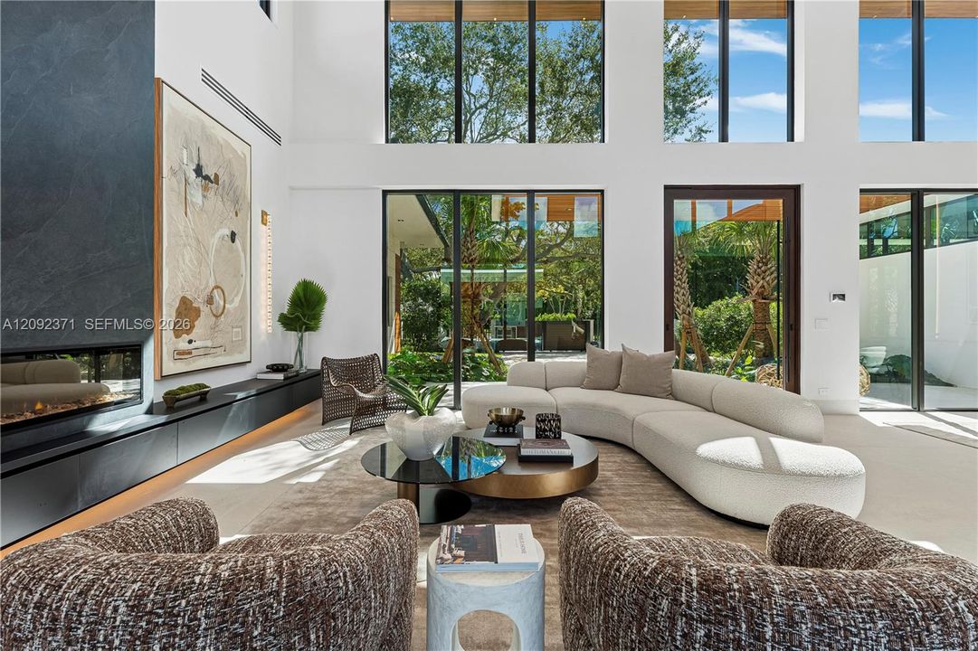 For Sale: $8,995,000 (5 beds, 6 baths, 5887 Square Feet)
