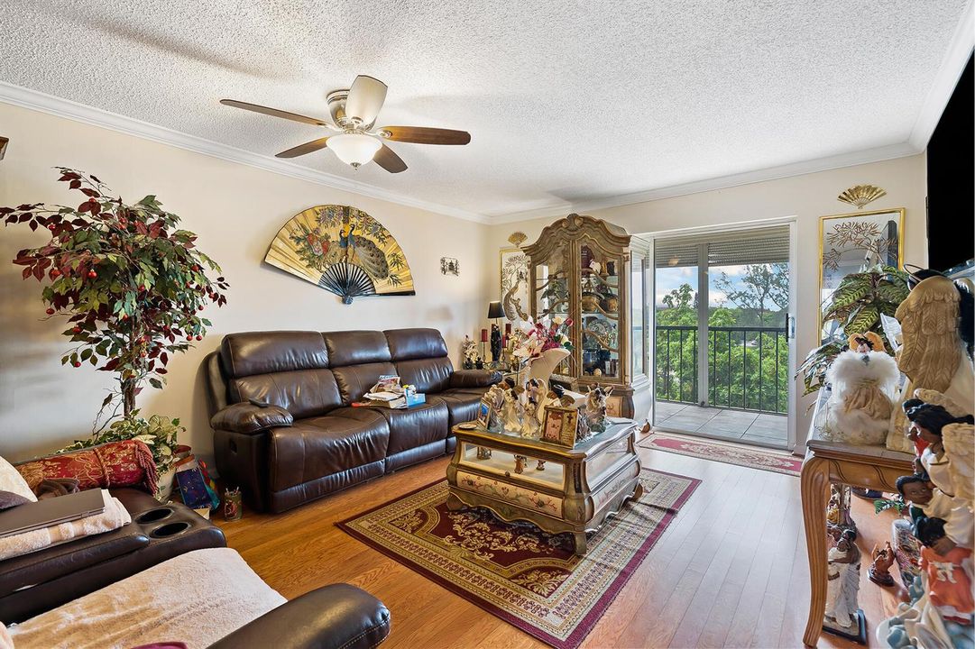 5860 NW 44 St. #502 Lauderhill, FL-42