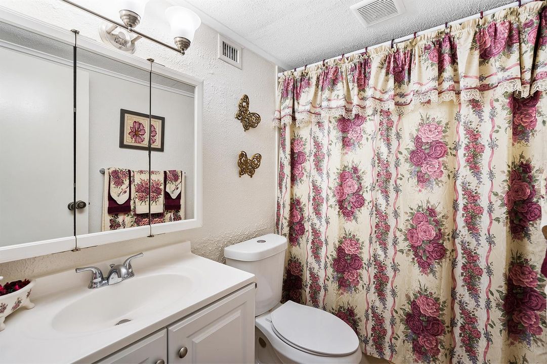 5860 NW 44 St. #502 Lauderhill, FL-24