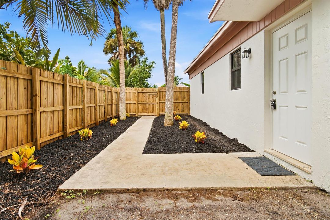 581-NW-47TH-AVE-33445-003