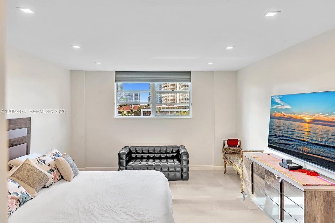 待售: $585,000 (2 贝兹, 2 浴室, 1525 平方英尺)