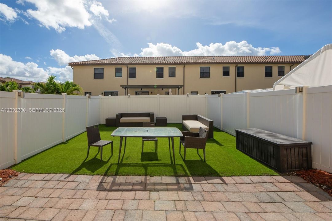 For Sale: $545,000 (4 beds, 2 baths, 1862 Square Feet)