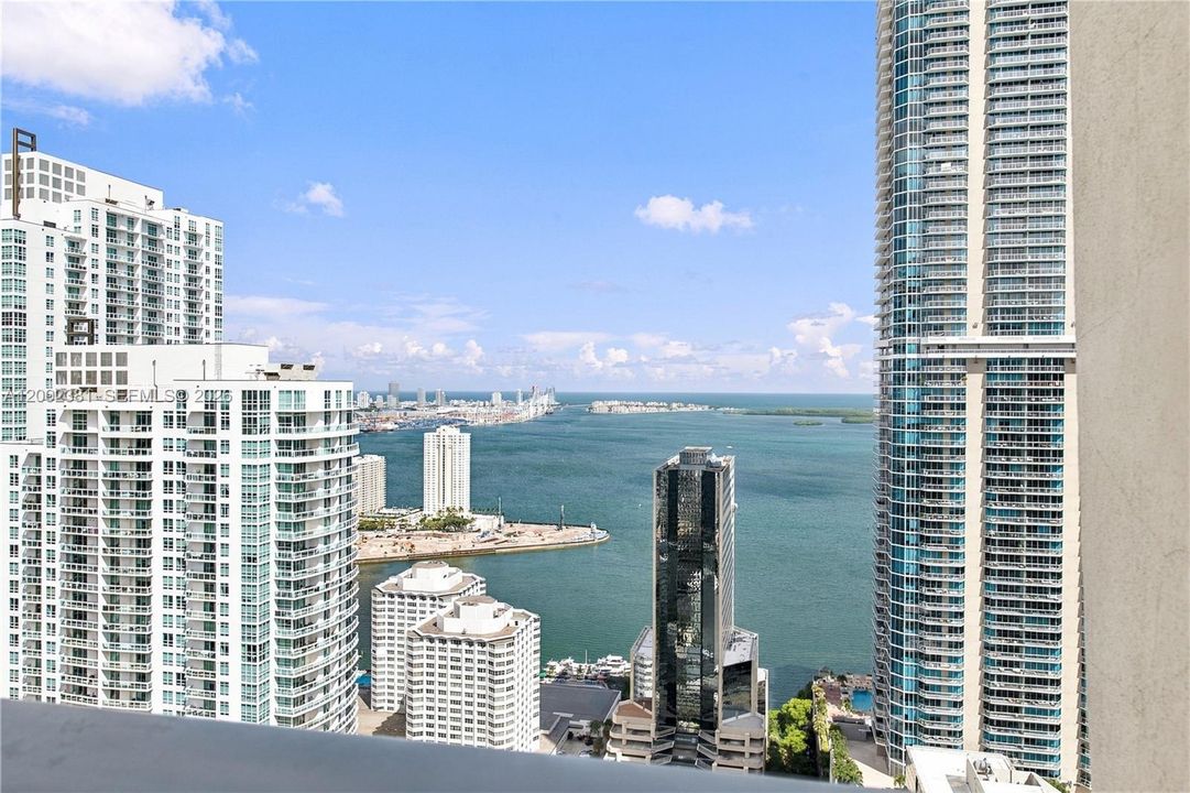 For Sale: $1,495,000 (2 beds, 3 baths, 1283 Square Feet)