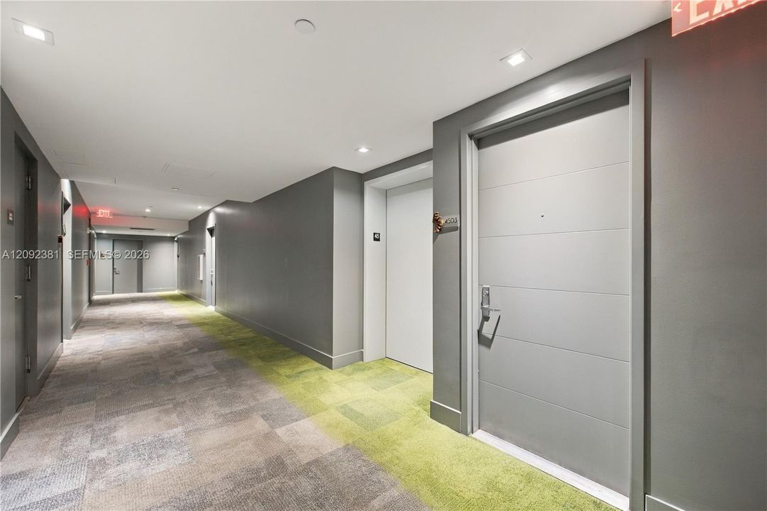 For Sale: $1,495,000 (2 beds, 3 baths, 1283 Square Feet)