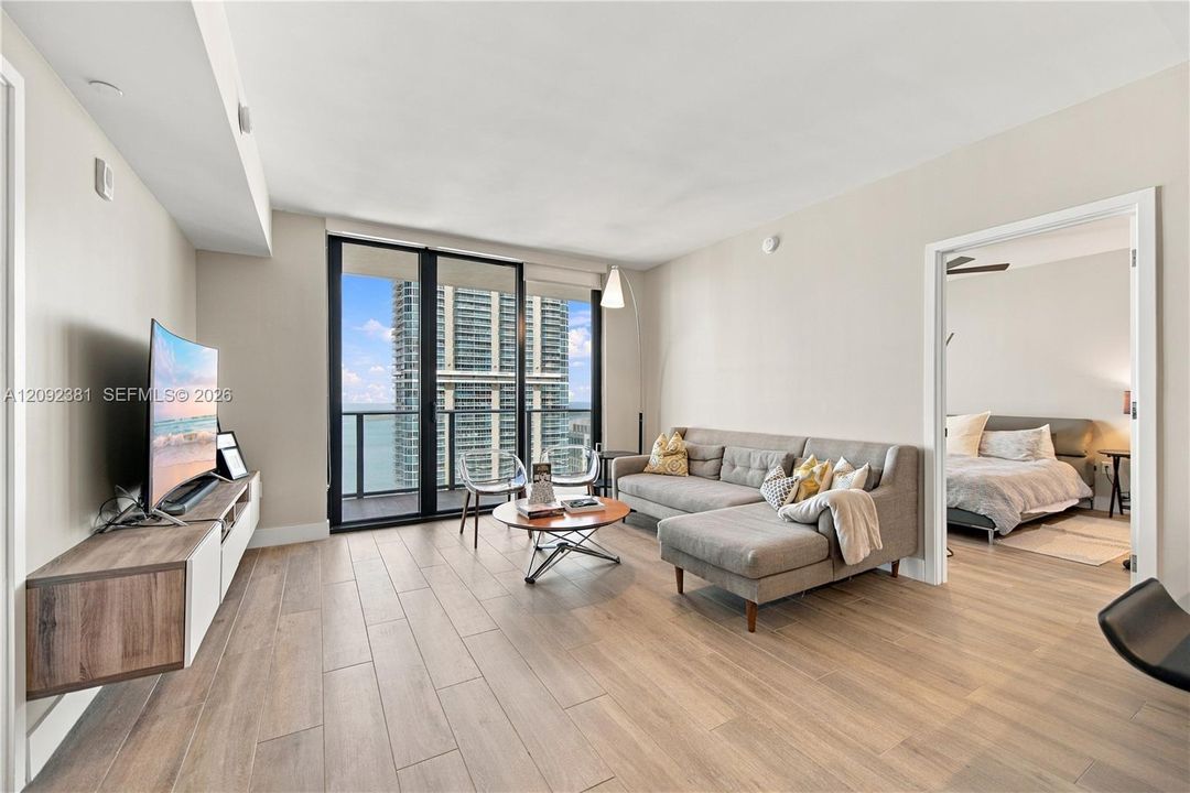 For Sale: $1,495,000 (2 beds, 3 baths, 1283 Square Feet)
